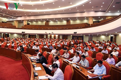 Hội nghị TW7: Đổi mới quan trọng về công tác cán bộ (14/5/2018)